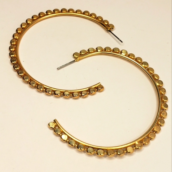 Gold tone spotted hoop earrings - Picture 1 of 5